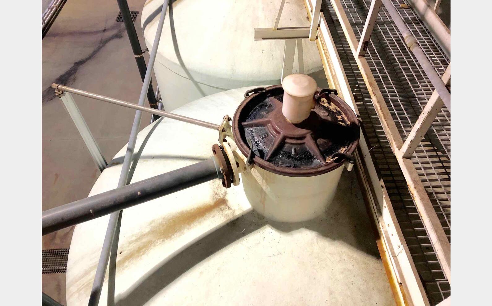 Cuve fibre cylindrique 300 HL (30000 litres) MIROIR BRAUTHITE SODIPIA