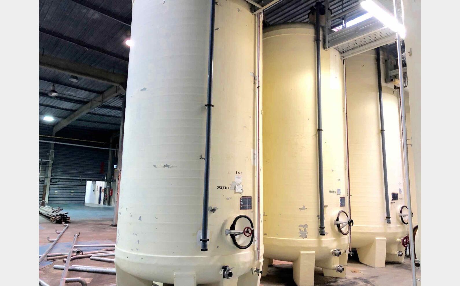 Cuve fibre cylindrique verticale 250 HL (25000 litres)