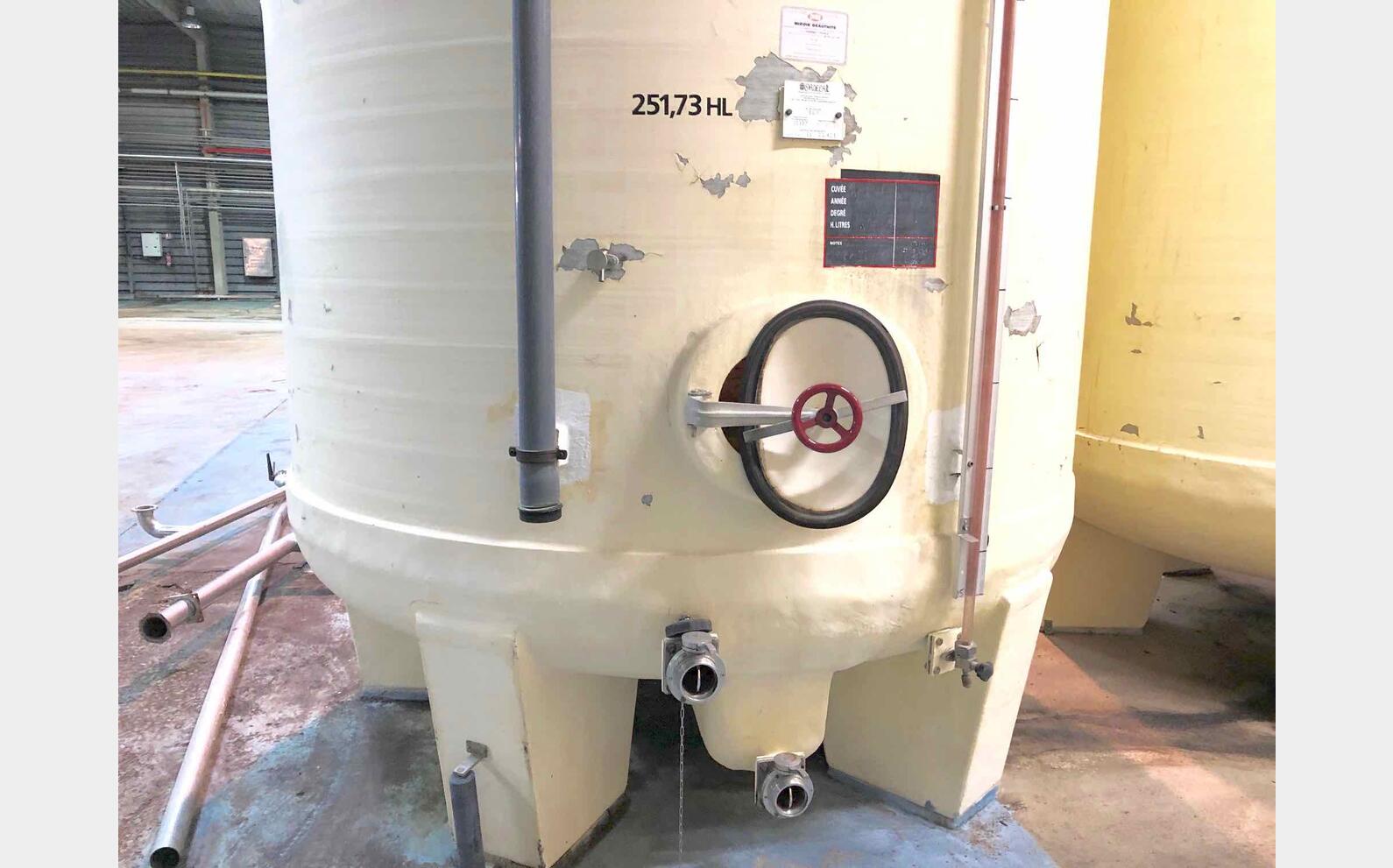 Cuve fibre cylindrique verticale 250 HL (25000 litres)