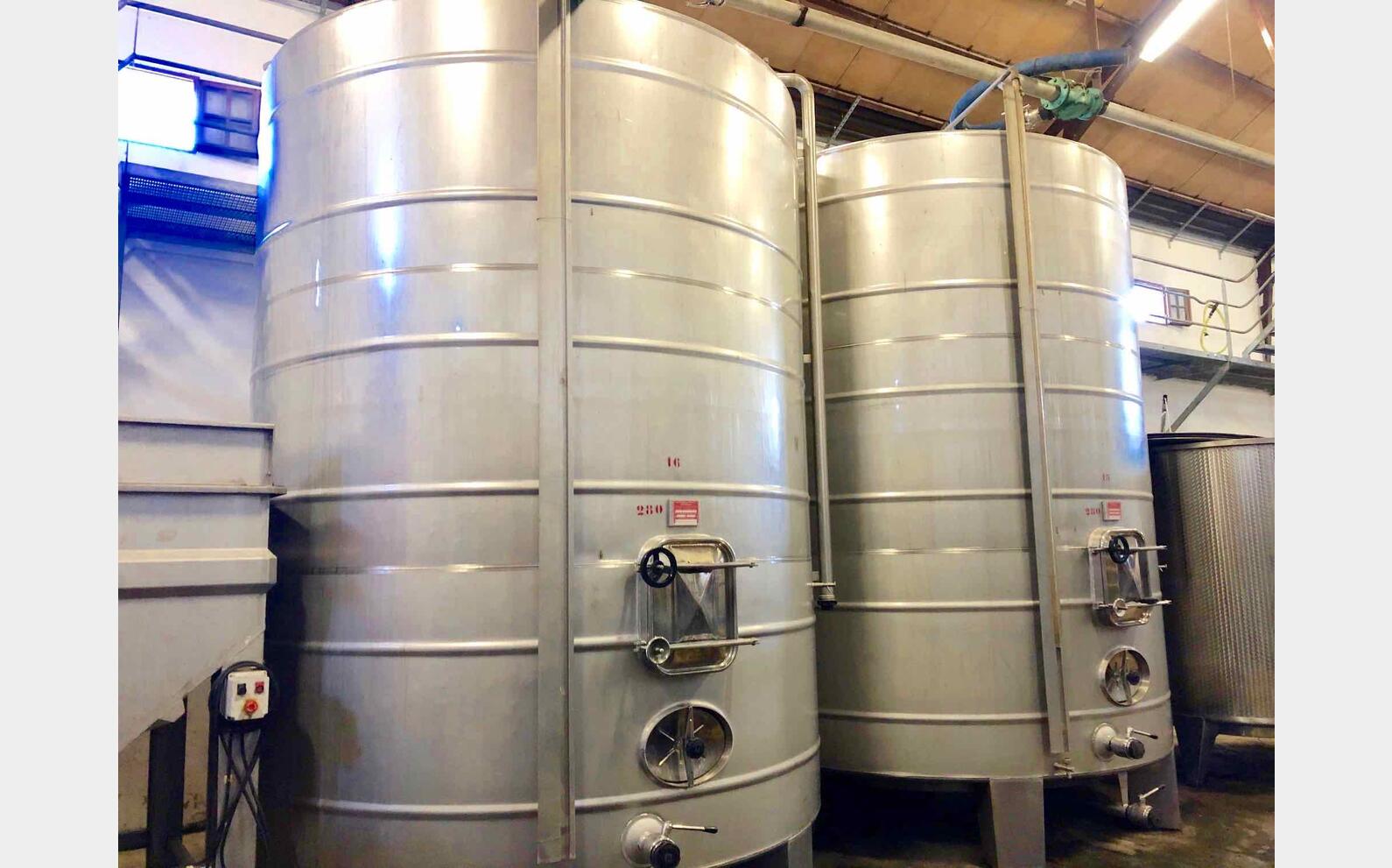 Stainless steel tank 280 HL (28 000 Liters)