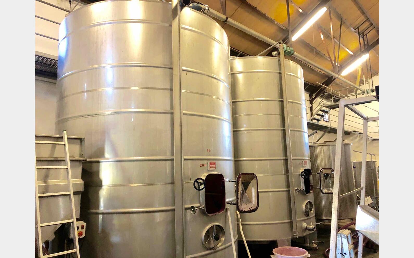 Cuve inox 280 HL (28 000 litres)