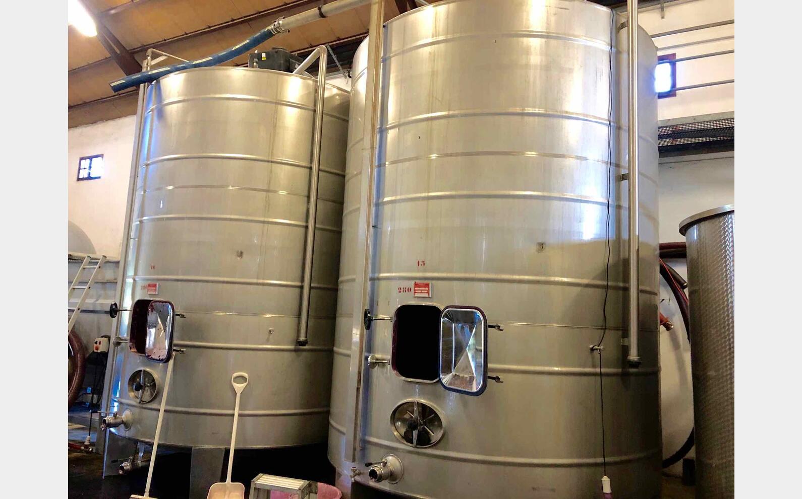 Stainless steel tank 280 HL (28 000 Liters)