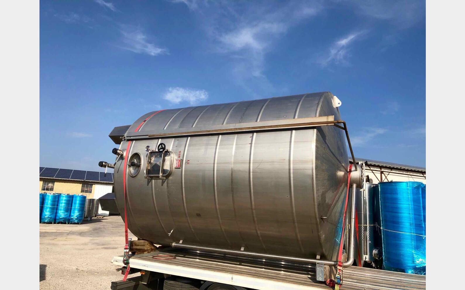 Cuve inox 280 HL (28 000 litres)