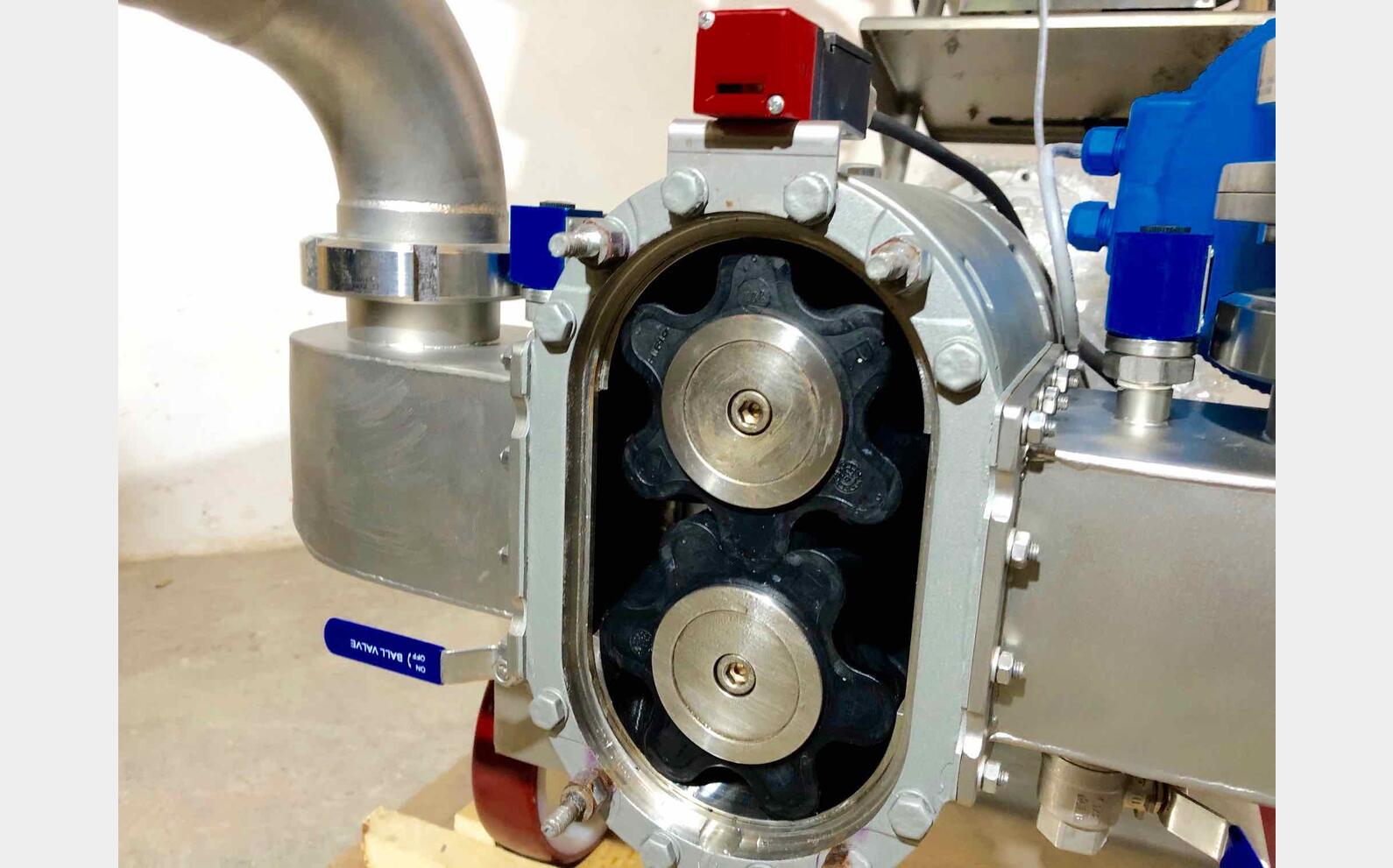 Pompe &agrave; lobes - LB300 D&eacute;bit de 60 &agrave; 300 HL/h MORI