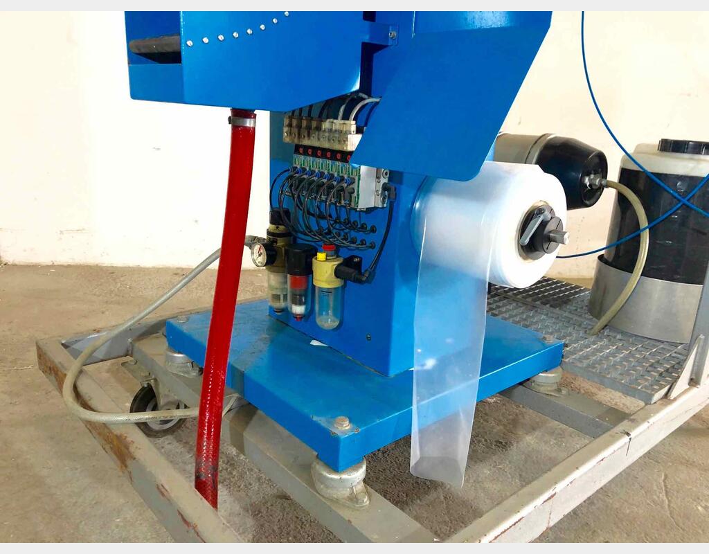 Packaging machine - For water bladder