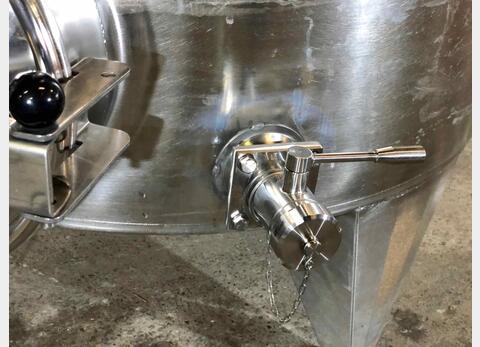 304 stainless steel tank - Closed - On feet - Model STOBPTR2500