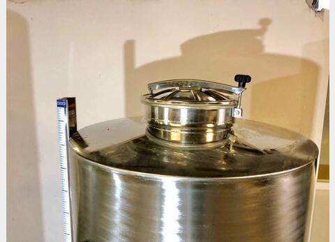 316 stainless steel tank - Closed - On feet - Model STOBP2500