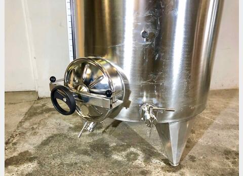 316 stainless steel tank - Closed - On feet - Model STOBP2500