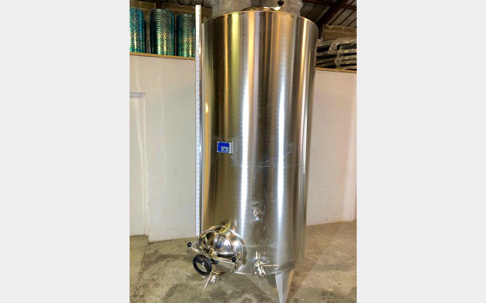 316 stainless steel tank - STOBP2500 25 HL (2 500 Liters) ARSILAC