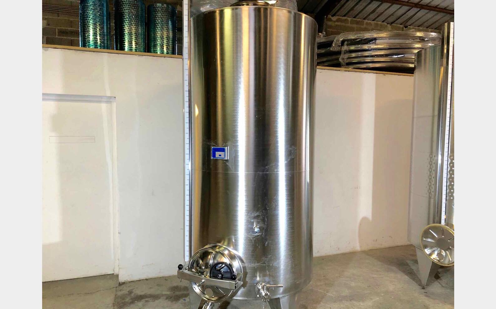 304 ss tank - Closed 26.2 HL (2,623 litres) ARSILAC