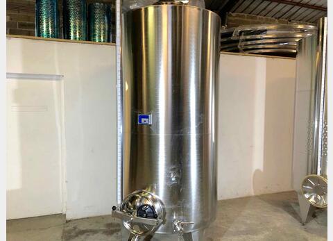 316 stainless steel tank - Closed - On feet - Model STOBP2500