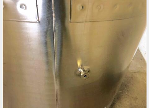 304 stainless steel tank - Closed - On feet - Model STOBPTR2500