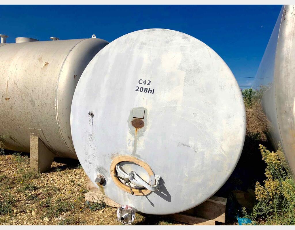 Cuve acier rev&ecirc;tu. Volume : 208 HL (20 800 litres)