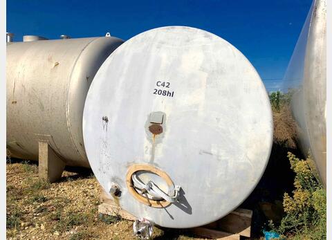 Cuve acier rev&ecirc;tu. Volume : 208 HL (20 800 litres)