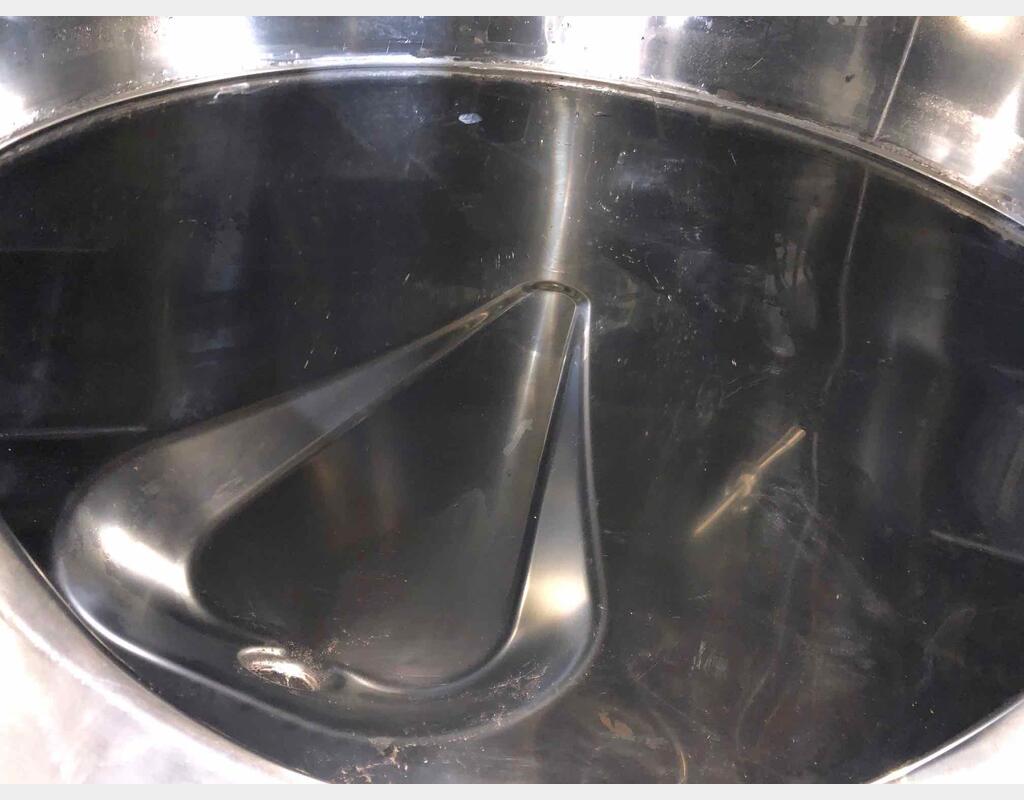 304 stainless steel tank - Closed - On feet - Model STOBPTR2500