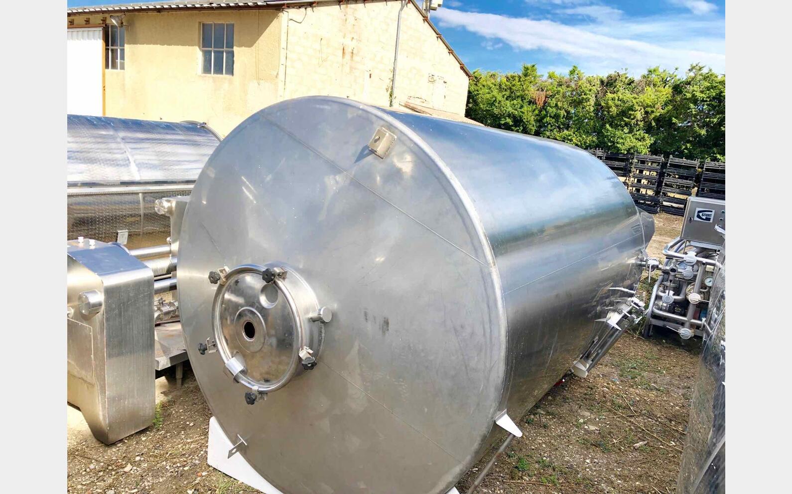 Stainless steel storage tank 100 HL (10 000 Liters)