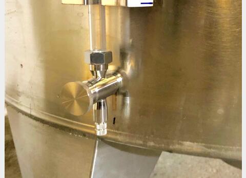 316 stainless steel tank - Closed - On feet - Model STOBP2500