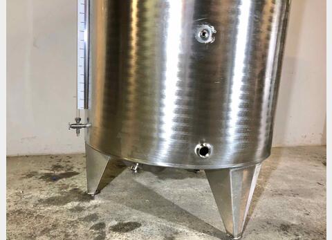 304 stainless steel tank - Closed - On feet - Model STOBP1700