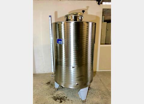 316 stainless steel tank - Closed - On feet - Model STOBP1000