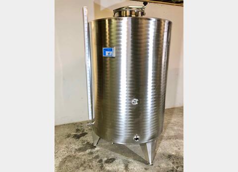 304 stainless steel tank - Closed - On feet - Model STOBP1700