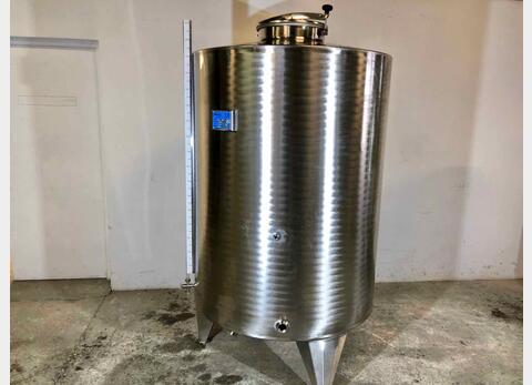 304 stainless steel tank - Closed - On feet - Model STOBP1700