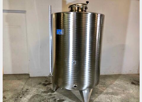 304 stainless steel tank - Closed - On feet - Model STOBP1700