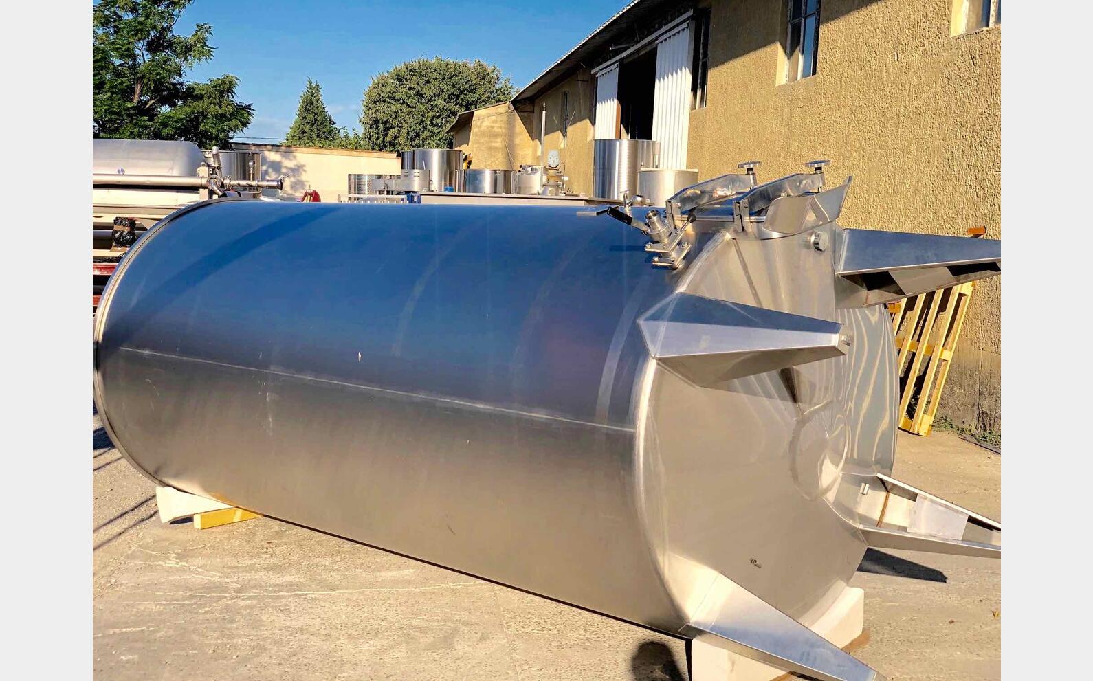 Stainless steel tank - Floating hat 70 HL (7 000 Liters) MOREAU