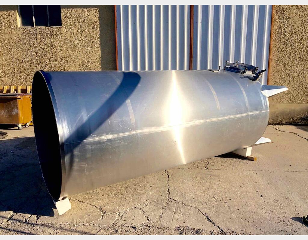 Stainless steel tank - Floating hat 70 HL (7 000 Liters) MOREAU