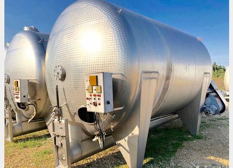 Closed stainless steel tank - On feet