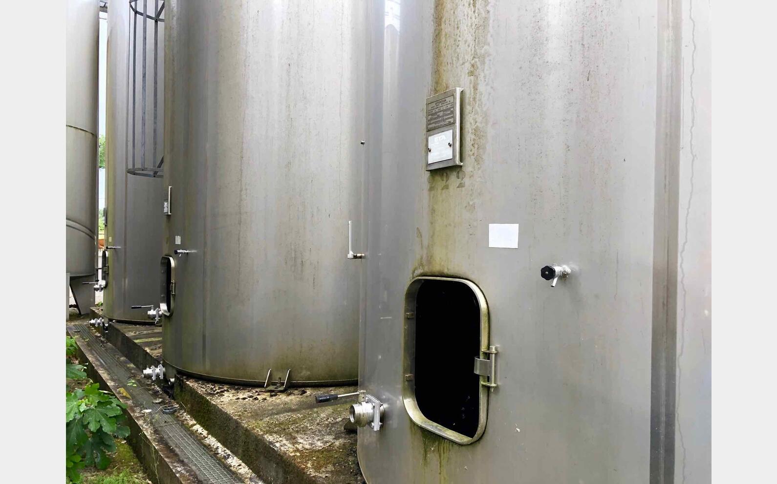 Cuve stockage inox 316L sur radier ETA