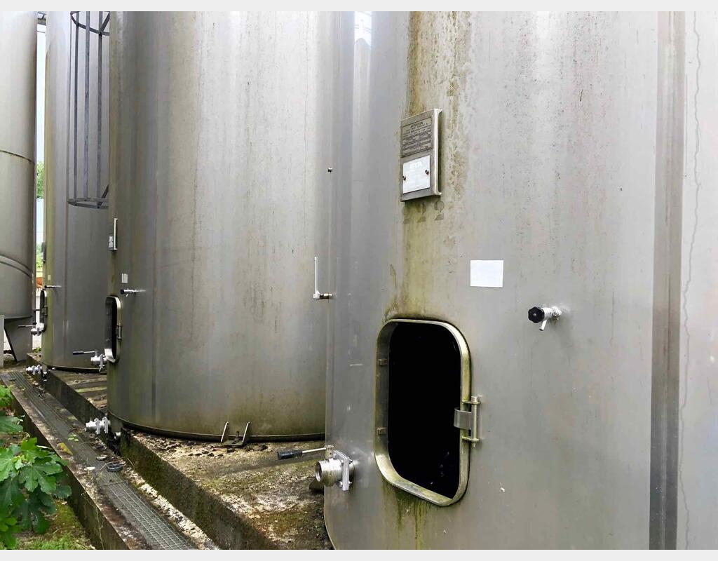 Cuve de stockage inox 316L sur radier - Volume : 1000 hectos (100000 litres)