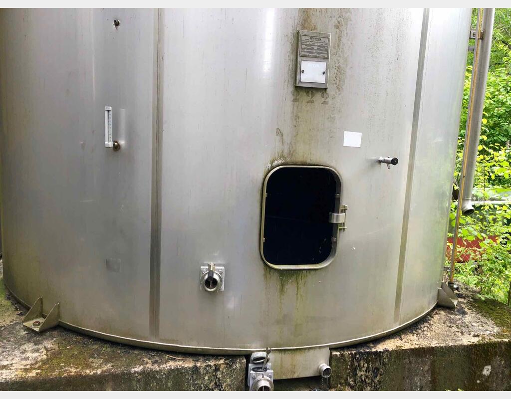 Cuve de stockage inox 316L sur radier - Volume : 1000 hectos (100000 litres)