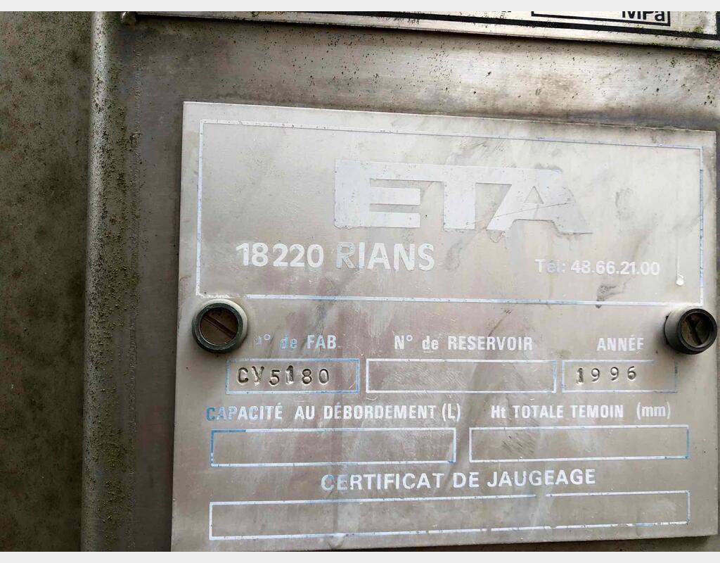Cuve de stockage inox 316L sur radier - Volume : 1000 hectos (100000 litres)