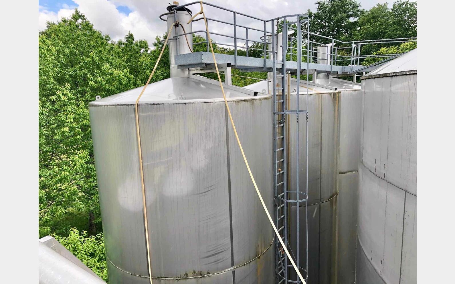 Cuve stockage inox 316L sur radier ETA