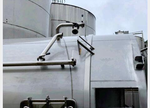 Stainless steel storage tank on skirt - 355 HL (35 500 Liters)