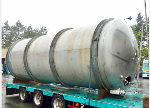 Closed 304 stainless steel storage tank - 335 HL (33 500 Liters)