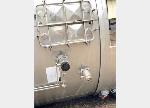 Stainless steel storage tank on skirt - 355 HL (35 500 Liters)
