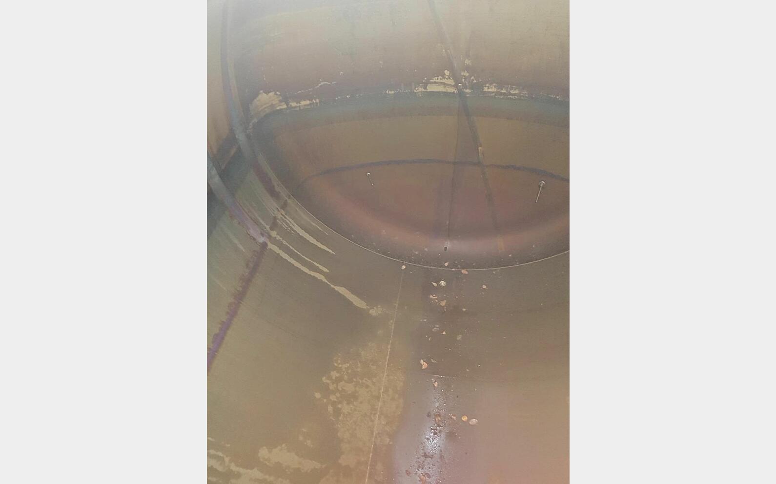 Horizontal stainless steel storage tank