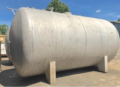 Horizontal stainless steel storage tank