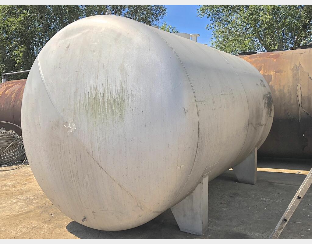 Horizontal stainless steel storage tank - 250 HL (25 000 Liters)