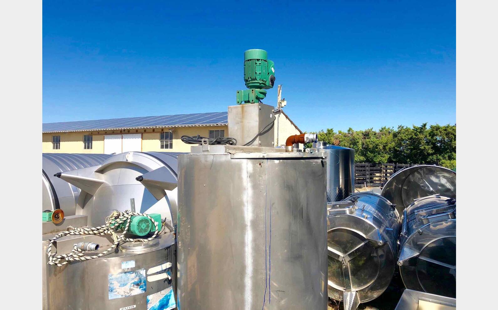 Cuve inox agit&eacute;e