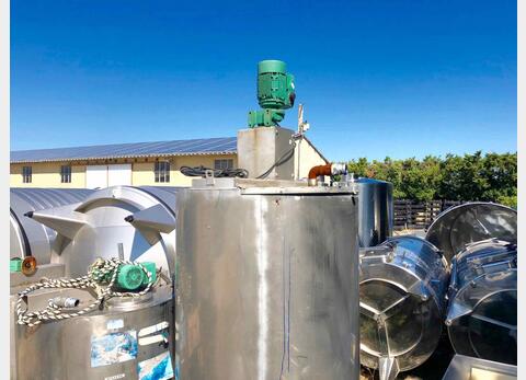 Stirred stainless steel tank