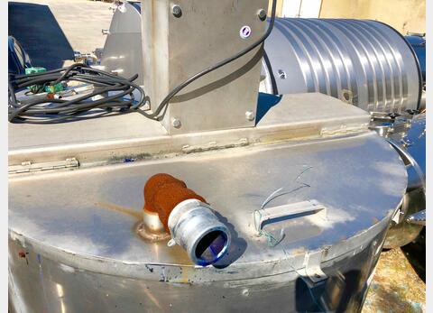 Stirred stainless steel tank