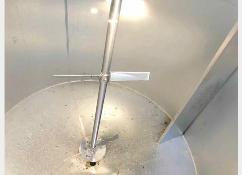 Stirred stainless steel tank