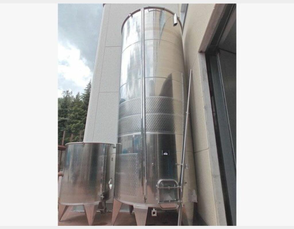 304 stainless steel tank - Inclined bottom - Floating hat - Model SPAIPTR21000