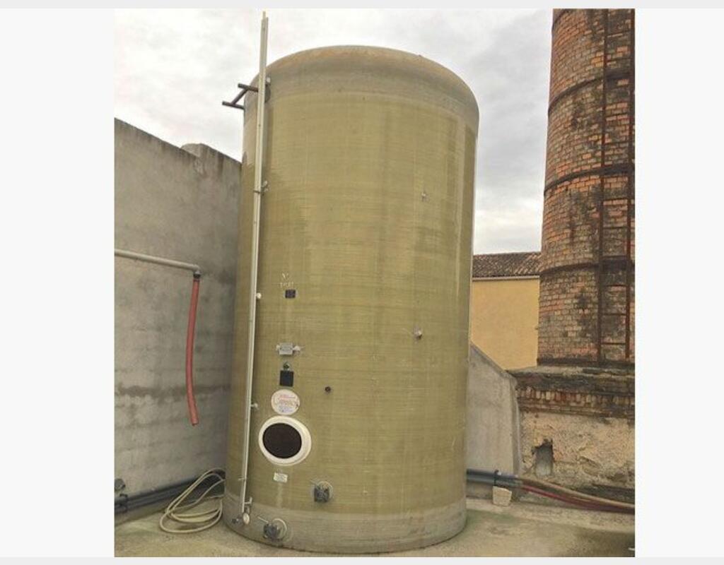 Cuve fibre fond plat ferm&eacute;e