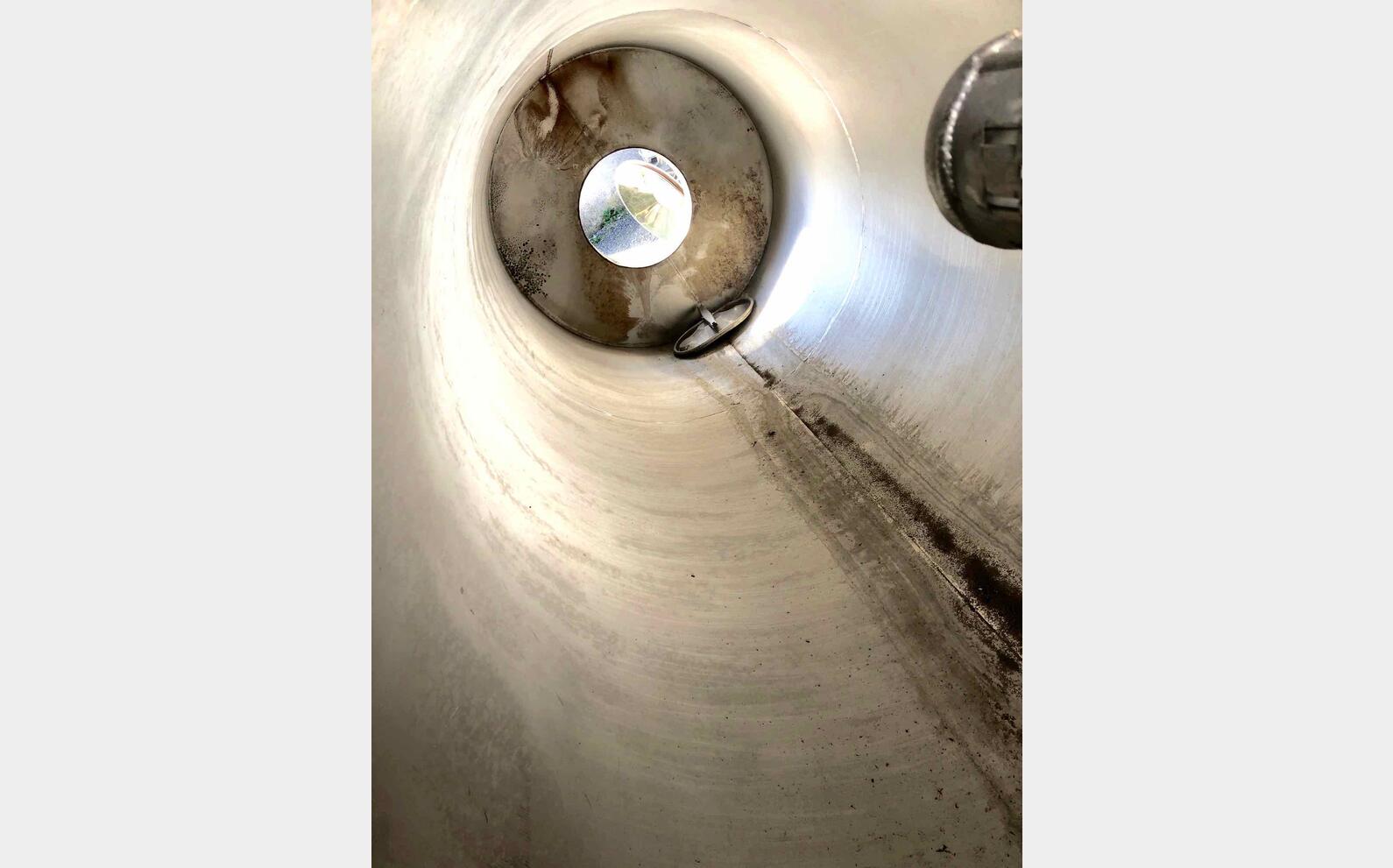 Stainless steel tank closed 45 HL (4500 liters)