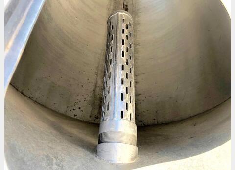 Stainless steel tank closed - On feet