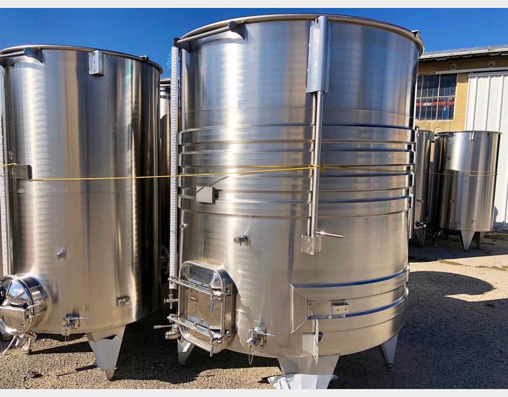 Cuve inox 304 thermor&eacute;gul&eacute;e sur pieds 38.7 HL (3 875 Litres) ARSILAC