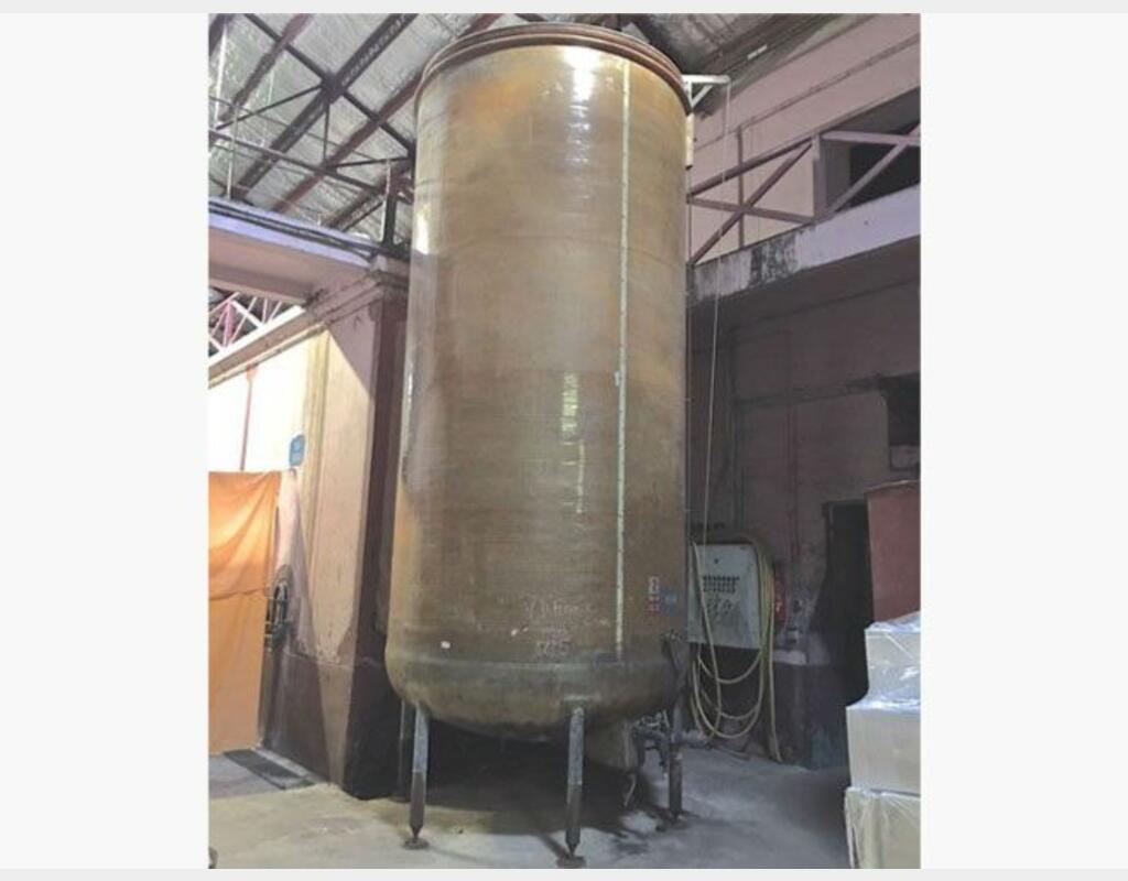 Floating cap fiber tank